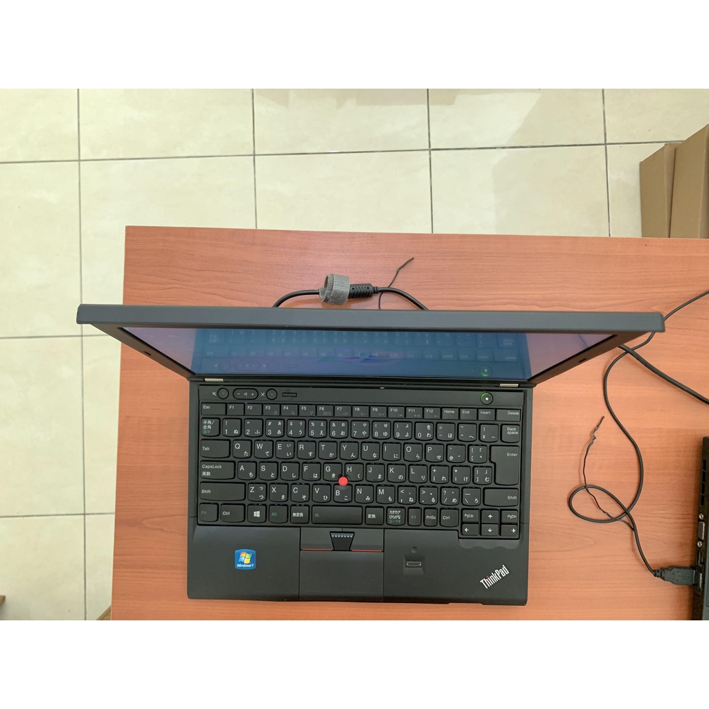 Laptop-Murah-Lenovo Thinkpad-X220-Corei5Gen2-Ram4G-HDD320GB-Kamera-DVD-Design-Gaming-Win10-Siap Pakai