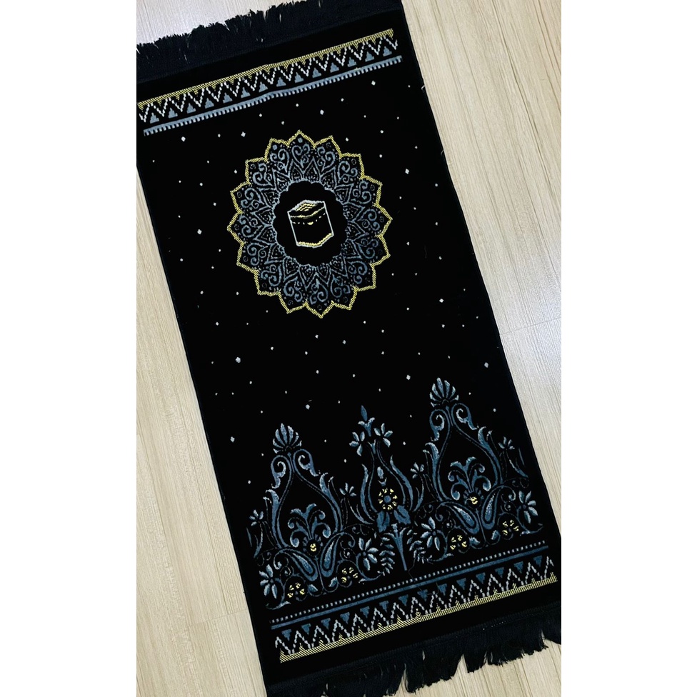 Hampers Sajadah Turkey Midi Black 110x50cm Tebal Lembut dengan Tasbih Souvenir Kado