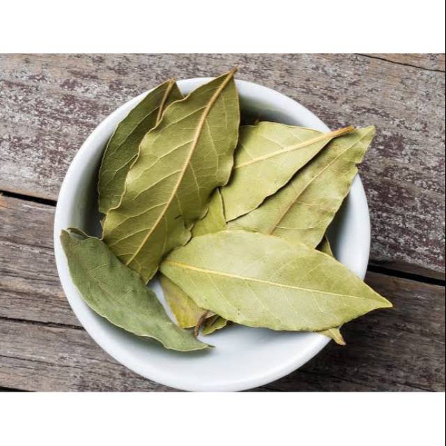 

Bay leaf atau daun kari