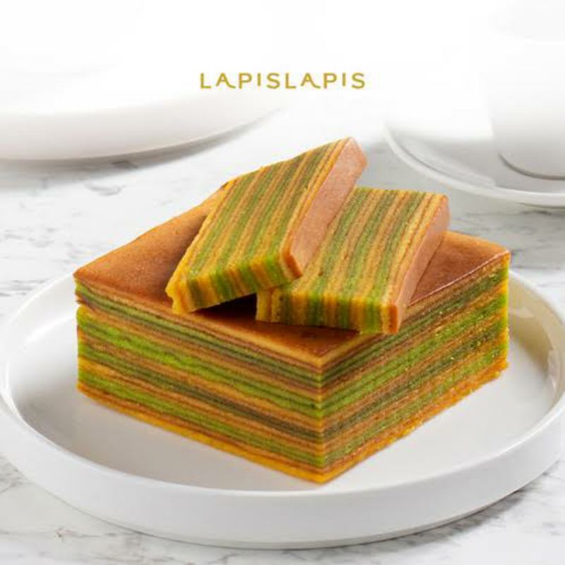 lapis legit special pandan 17x17cm 800 gram fresh from oven