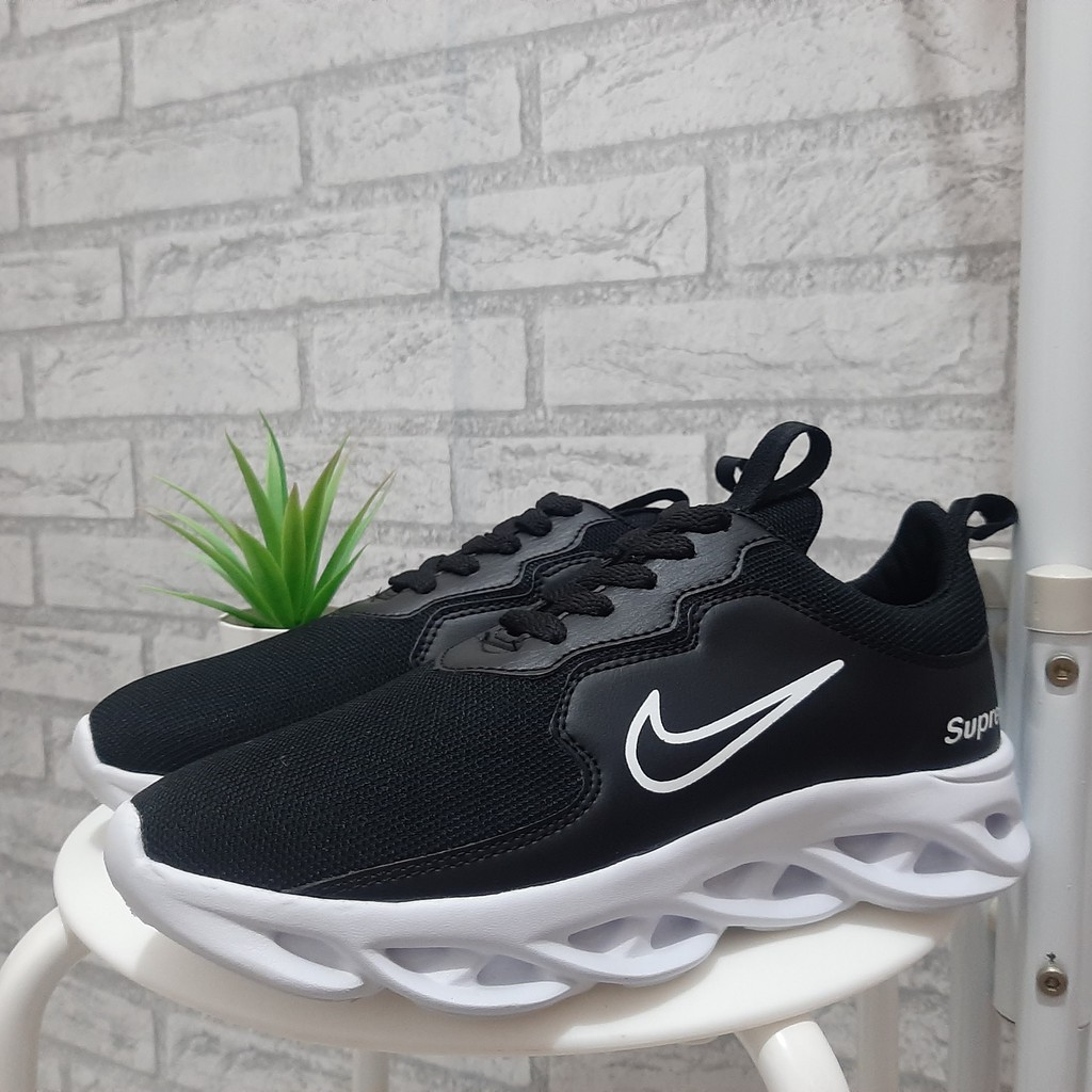 SEPATU NIKE121 SUPREME BLACK SEPATU RUNNING MAN AND GIRLS SNEAKERS SEPATU SPORT