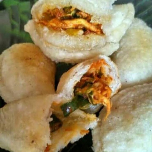 

Cireng isi ayam pedas bandung