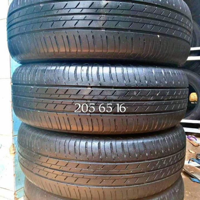 ban mobil bekas r16