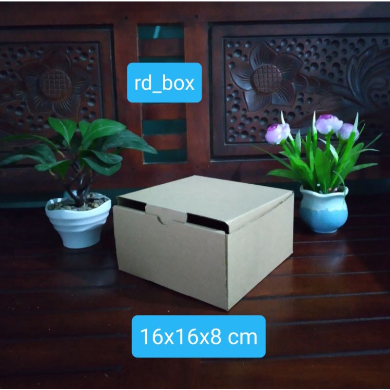 

kardus/dus/box/kotak 16x16x8 cm,kotak kado,kotak souvenir,box hampers,dus packing