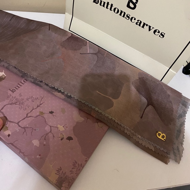 

Preloved Buttonscarves Ginko Soybean