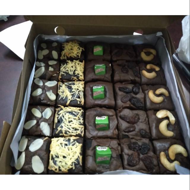 

Brownies sekat home made terlegiiiit kirim kemana aja yuuuk