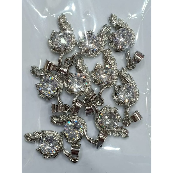 Liontin permata tanpa tali /pak isi 10pcs