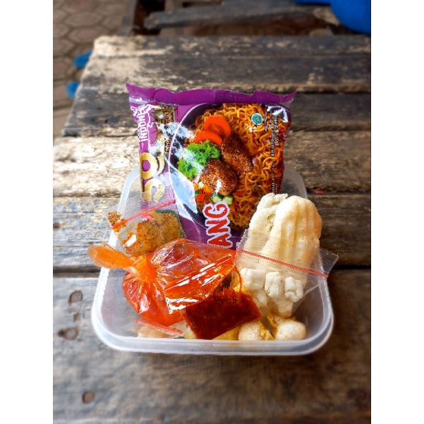 

Mie Seblak Asam Manis Pedas