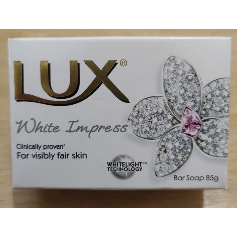 SABUN LUX WHITE IMPRESS