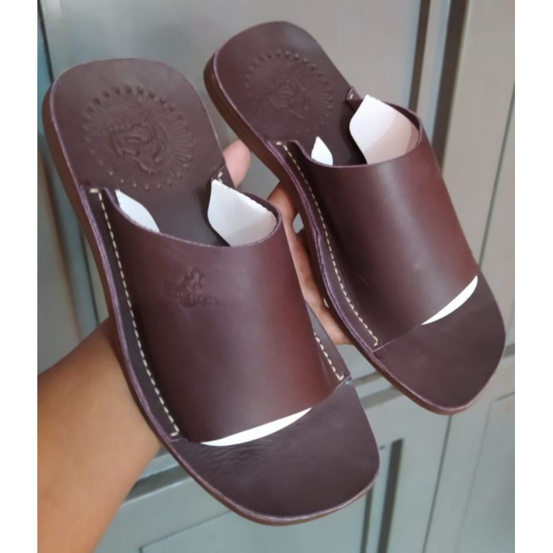 sendal kulit asli,sendal Cibaduyut,sendal kulit terbaru,sendalkulit Cibaduyut,sendal pria kulit asli