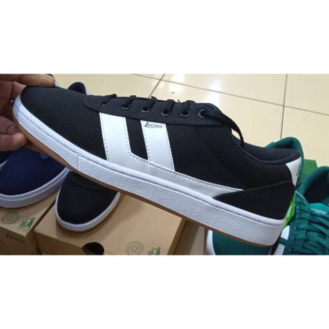 League by legas //cabbalerro//blackwhite//original