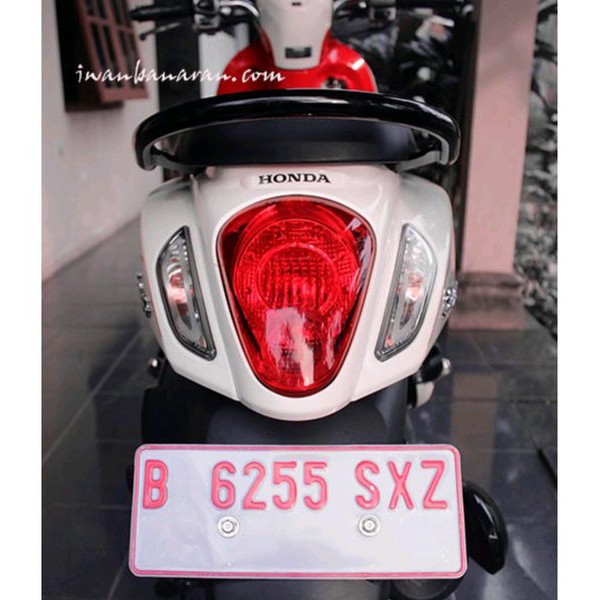 mika kaca lampu stop scoopy fi k16