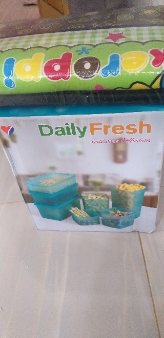 Toples Set 11 Daily Fresh