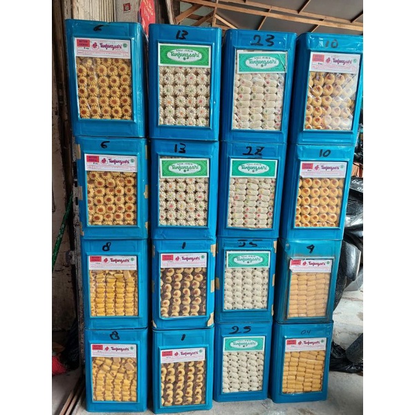 

kue kering lebaran/kue mentega/kue sagon/kue skipy/lidah kucing/kue jem potong/kue nastar/kue salju/kue catur/kue kacang
