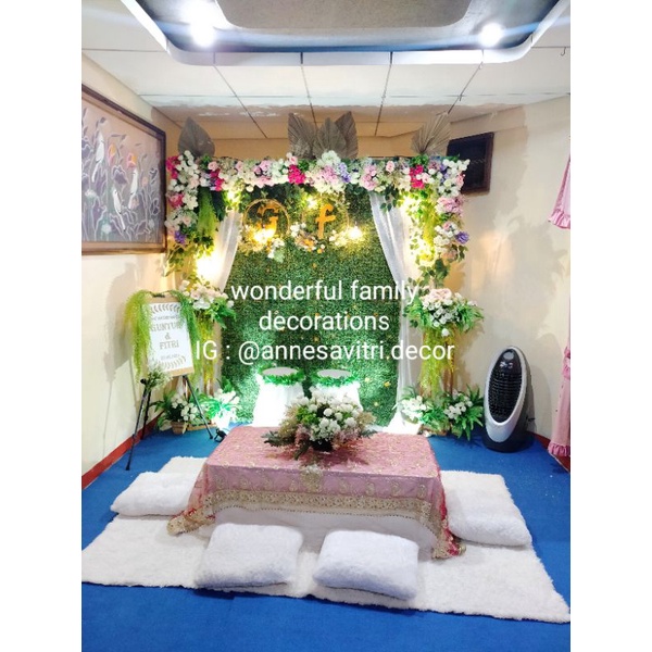 sewa dekorasi backdrop wedding wall grass + meja akad lesehan 2 meter