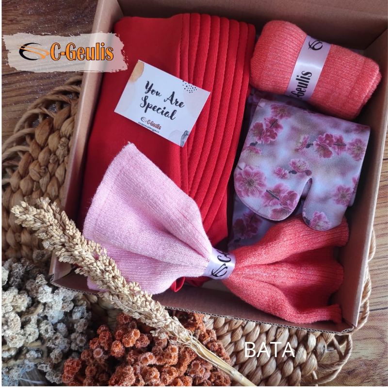 Paket Hemat c geulis/hijab daily/kaos kaki shabby/ciput anpus/bandana two tone