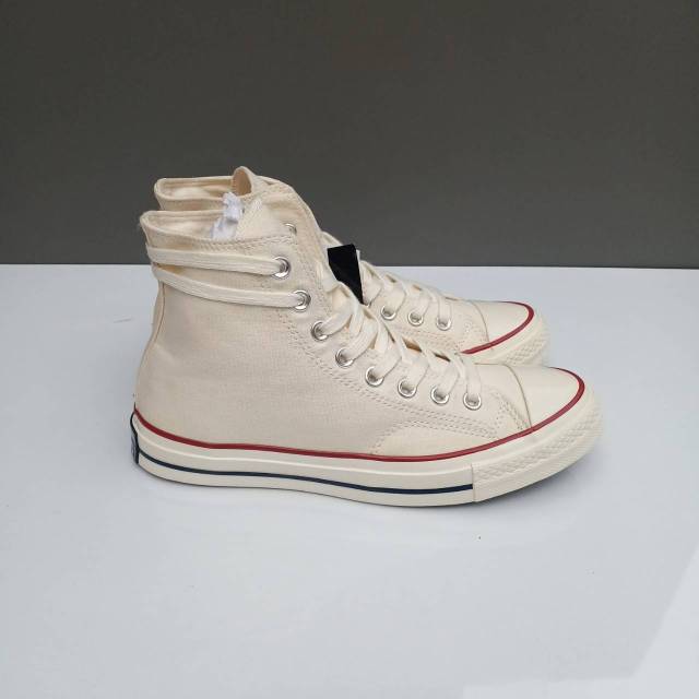 sepatu converse cream