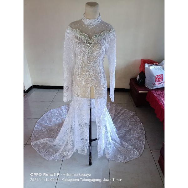 kebaya akad ekor putih bersih. bisa request ukuran dan model ya