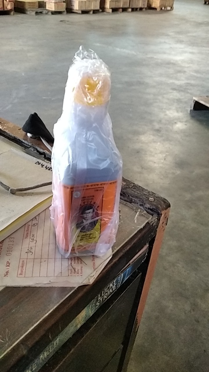 Tan Poi Sua . Jamu Gosok Cap Orang 150 Ml . Pj Lion . Medan