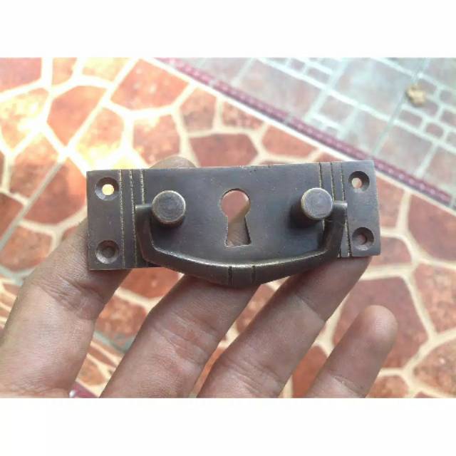 Handle / Tarikan Laci Lemari Jendela Pintu Rumah Kuningan 7.5cm + Kunci Lemari