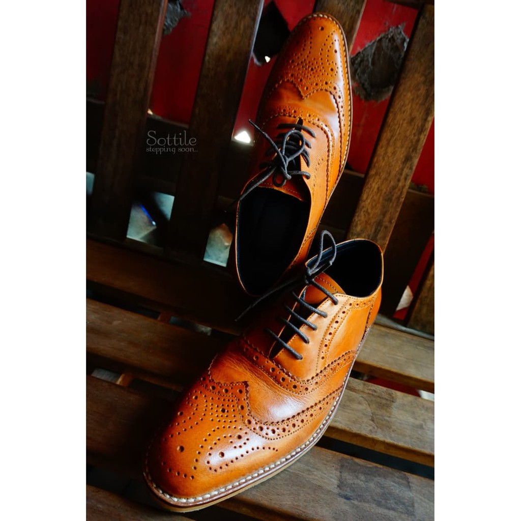 Sottile Sepatu Wingtip leather shoes - coklat terang / light brown