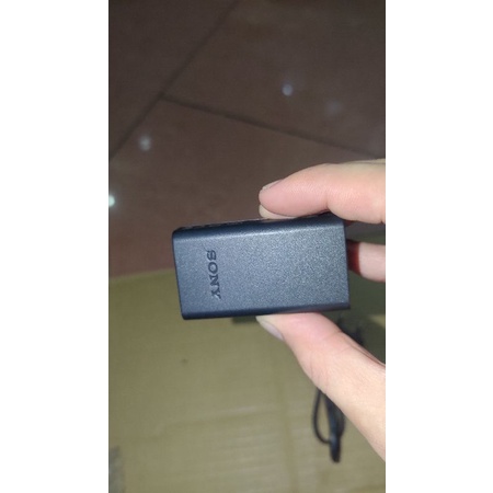 Sony AC-UUE12 Adaptor Changer Sony A7ii ,A7iii, A6000 , A6400 Original