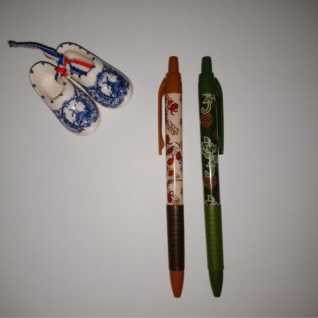 

Kenko Ballpen Easy Flow Motif Batik