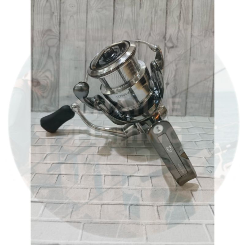 Reel Daiwa Exist LT 2022 | 2500XH • 2500D • 3000D • 4000D • 4000XH • 5000CXH • 5000D-C