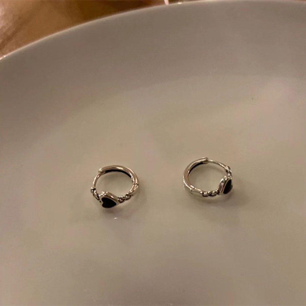 Anting Stud Bentuk Bulat Hati Warna Hitam Gaya Elegan Untuk Wanita