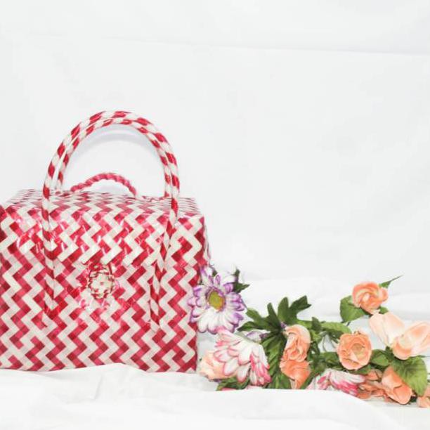 TAS ANYAMAN PLASTIK TUTUP