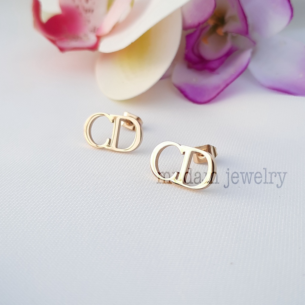 Anting Tusuk Model CD dan Gc Tersedia Warna Rose Gold, Gold dan Silver