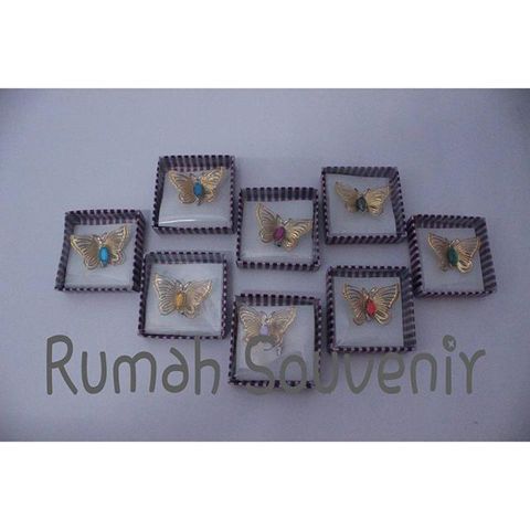 Souvenir Bros (Kupu-Kupu)