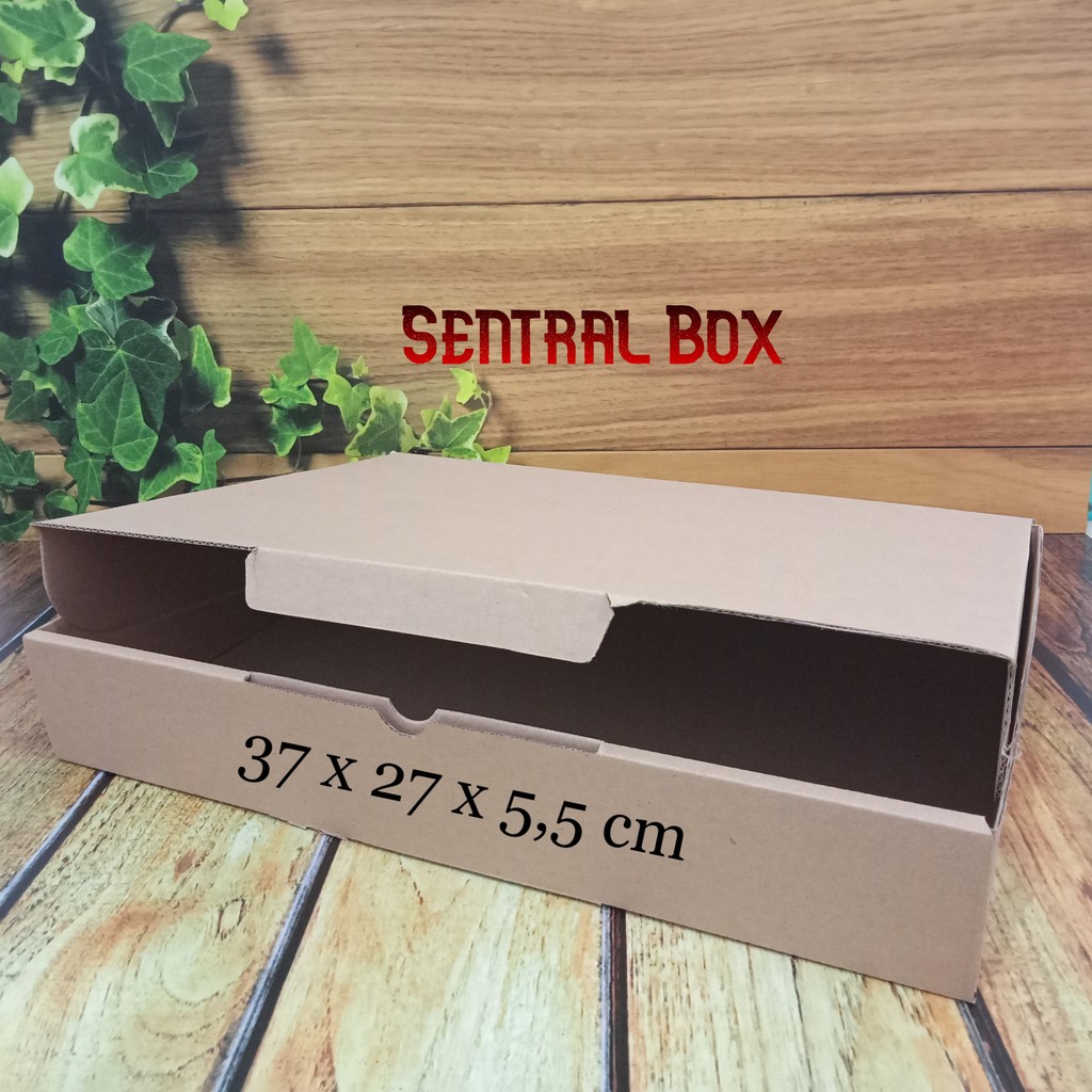 

( Min.order 5 pcs ) Kardus. 37 x 27 x 5,5 cm..........Die Cut ( untuk pembelian di atas 10 pcs harga lebih murah )