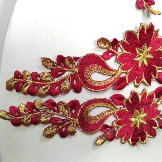 Renda Bordir Dahlia Set Merah Marun