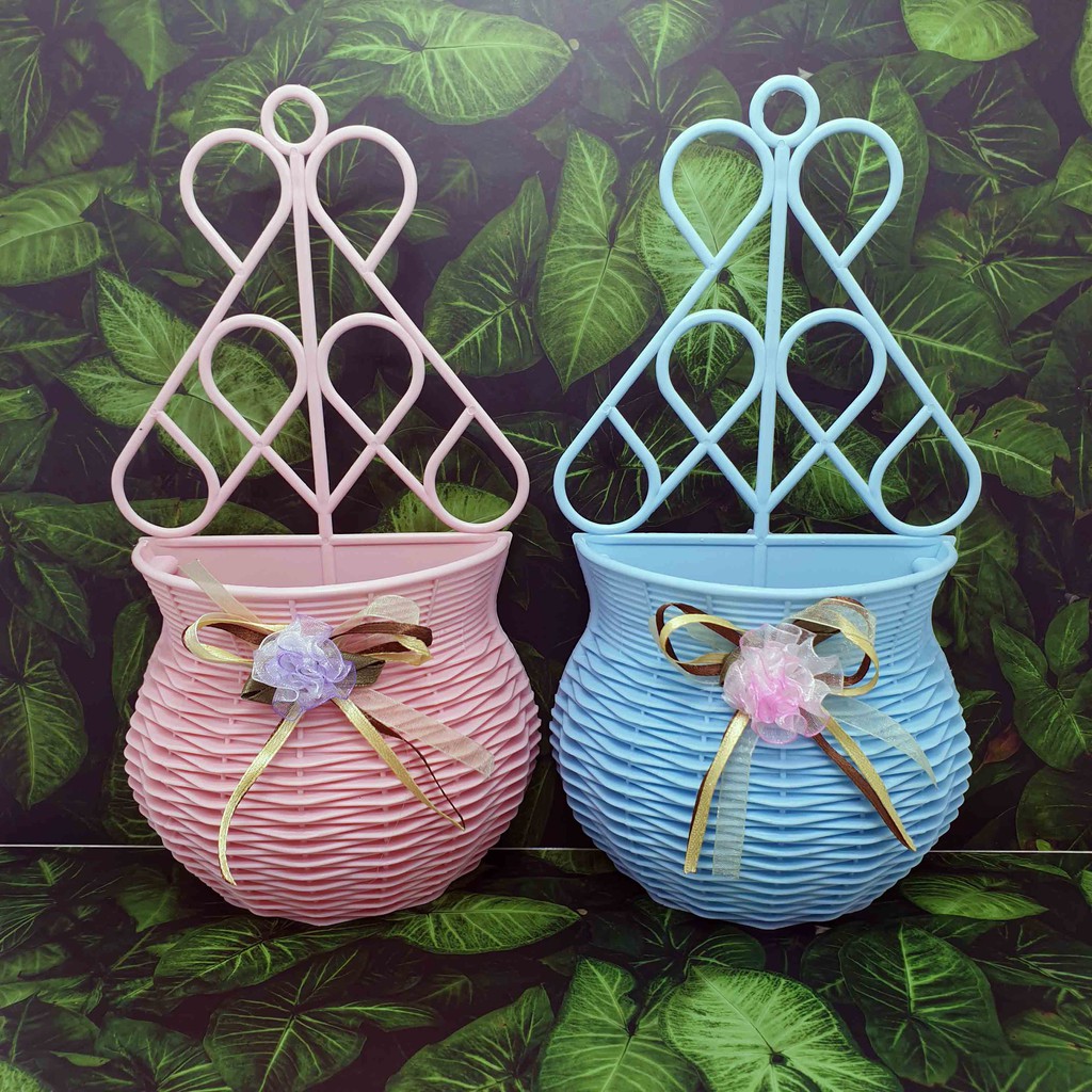 Vas Dinding Plastik tinggi 25 cm, tinggi vas 11 cm, lebar 12 cm/ Pot Dinding