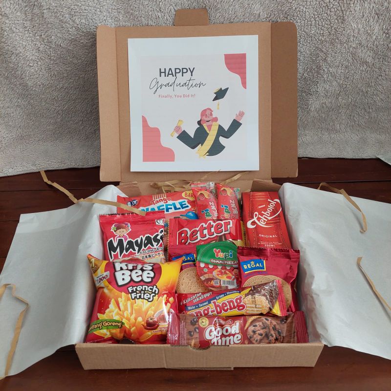 

kado snack box merah ( bisa COD ) hampers wisuda / kado ulng tahun