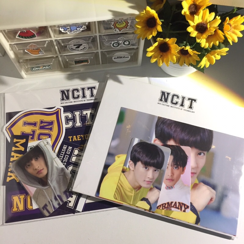 [READY STOCK] NCIT GOODS REMOVABLE LAPTOP DECO STICKER PHOTO SET PHOTO FRAME SET MARK LEE NCT