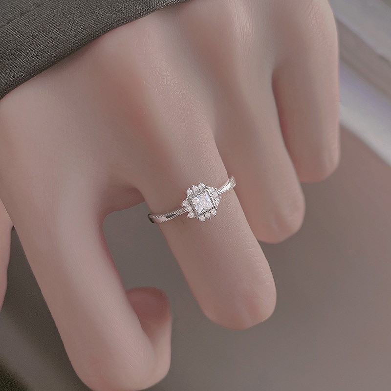 Cincin Bentuk Kupu-Kupu Geometri Aksen Berlian Imitasi Bahan Alloy Lapis Silver Gaya Korea Untuk Wanita