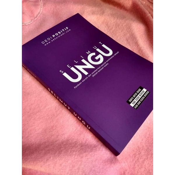 Buku Cinta Selimut Ungu