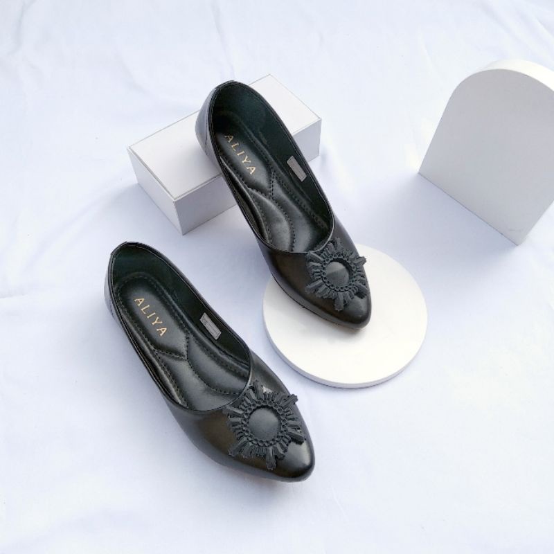 Aliyashoes Sepatu Flat Wanita Senja