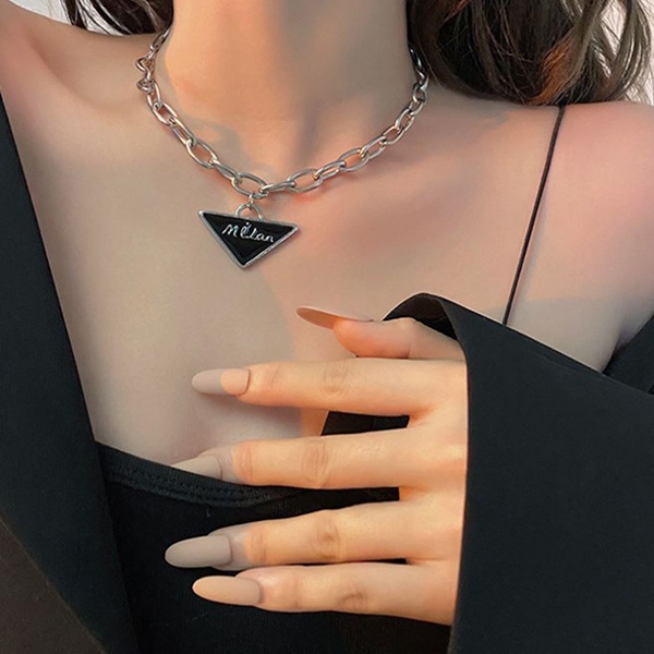 kalung segitiga milan black triangle necklace jka245(2D2)