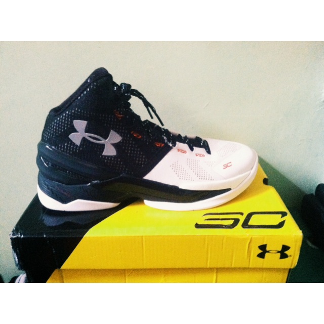 - SOLD -  Sepatu Basket Under Armour Curry 2 Suit & Tie