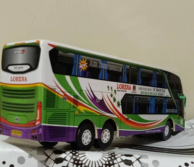 miniatur Bus bis /mainan bus bis Lorena double decker