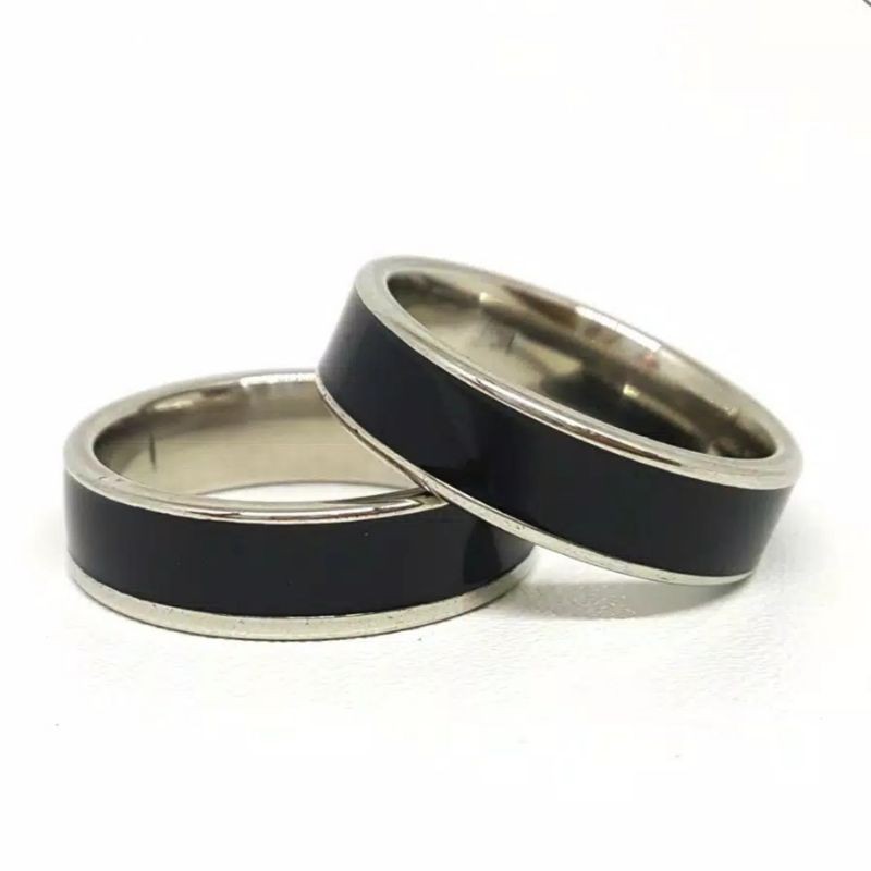 Cincin Hitam Couple  Titanium Stainless steel List Gold dan Silver anti karat selamanya Fashion Ring