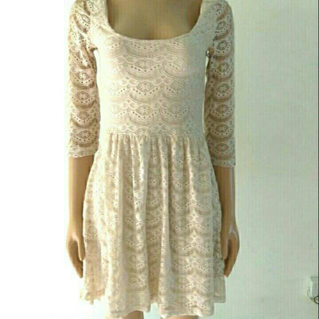 Preloved dress lace