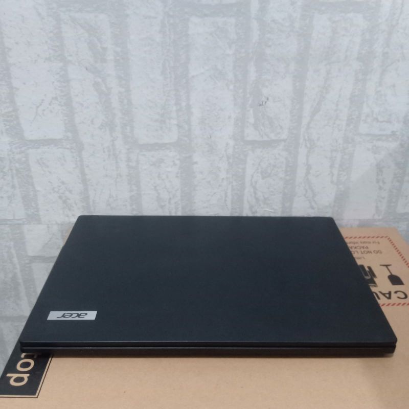 Laptop Acer Travelmate P2410 Cor i5-8250U Gen 8 Ram 8GB HDD 1TB Ultra HD 620 Win.10 Siap pakai