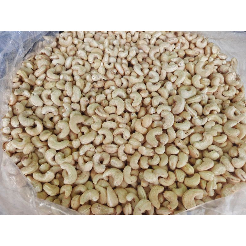 

KACANG METE / KACANG MEDE MENTAH / KACANG MEDE / KACANG MENTE 1kg