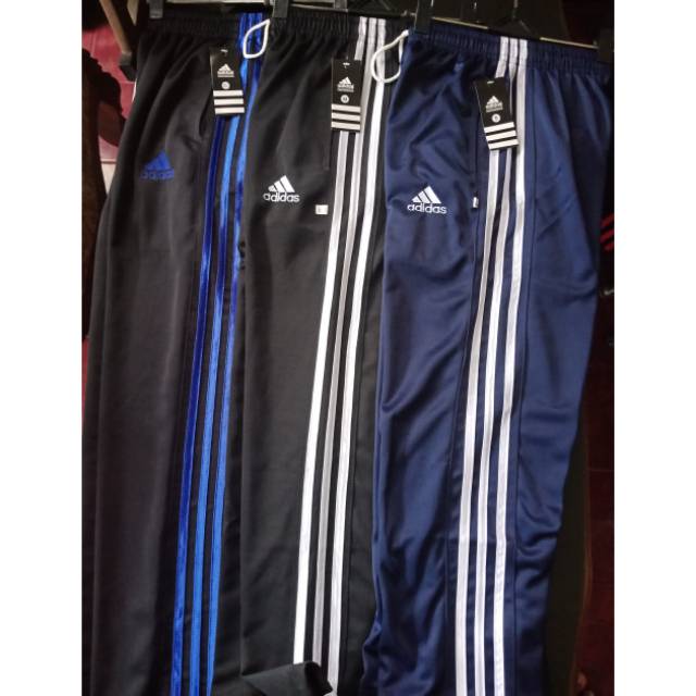 CELANA TRAINING ADIDAS