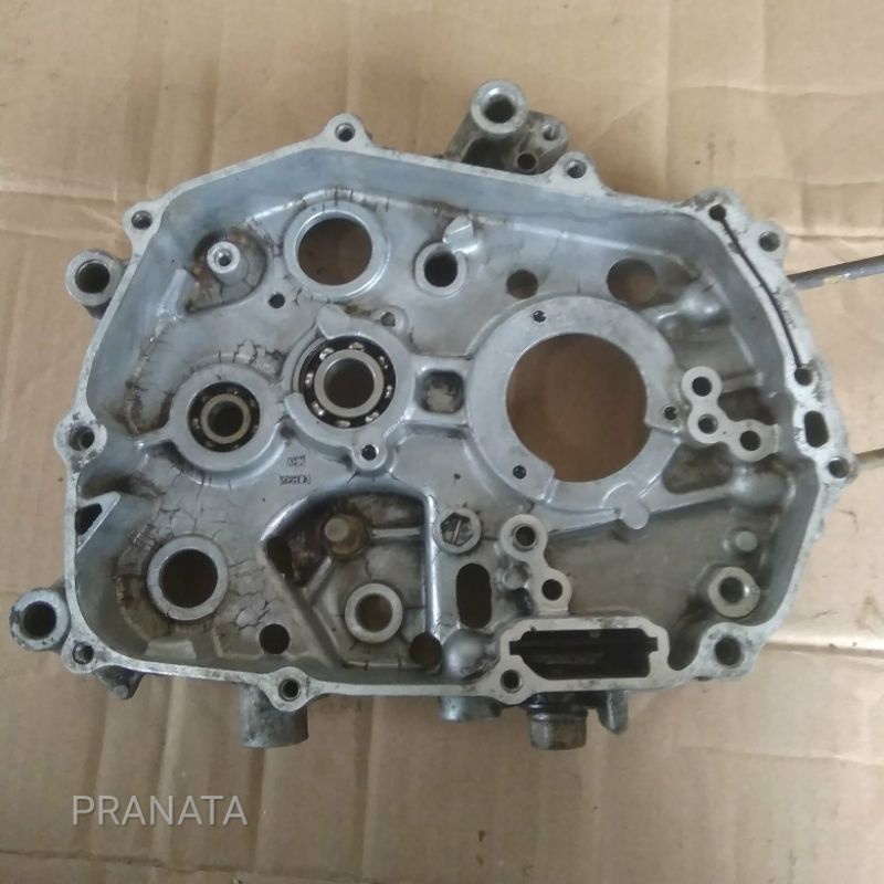 Crankcase Kalter kanan Honda KARISMA SUPRA X 125 KIRANA ORIGINAL Copotan Motor JAPAN krengkes tengah