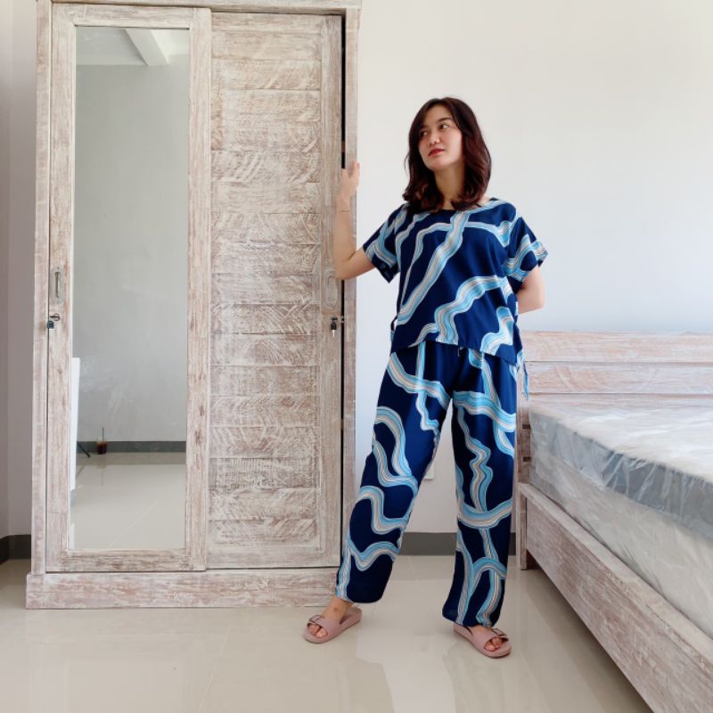 Setelan Lengan Panjang Bali